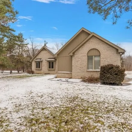 Image 3 - 1962 Loon Lake Road, Commerce Charter Township, MI 48390, USA - House for sale
