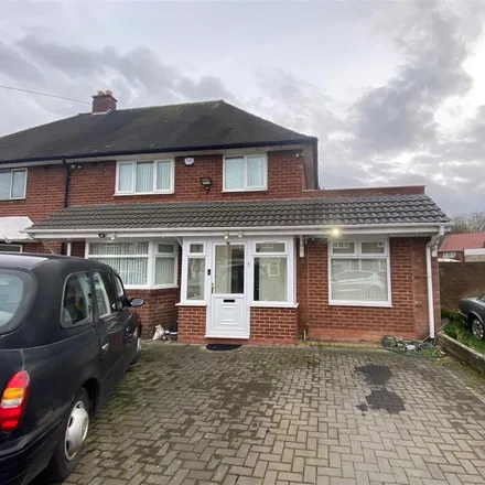 Rent this 3 bed house on Somers Road in Darlaston, WS2 9AU