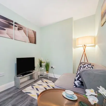 Rent this 5 bed apartment on Framlingham Crescent in London, SE9 4AH
