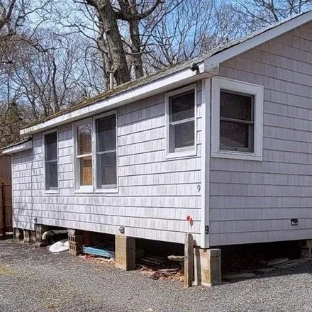Buy this 2 bed house on 9 Whalers Path in Baiting Hollow, Riverhead