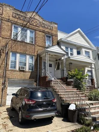 Buy this 7 bed house on 95 West 52nd Street in Bayonne, NJ 07002