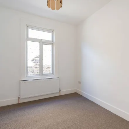 Rent this 4 bed apartment on Gordon Road in London, KT2 6RX