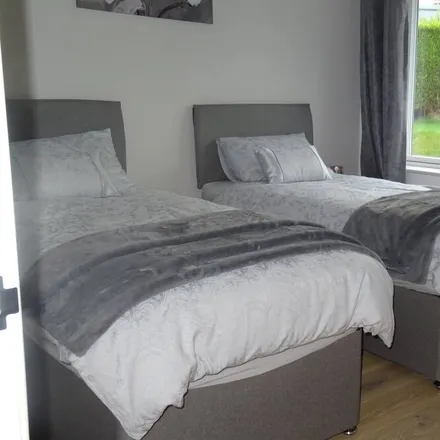 Rent this 2 bed house on Llanuwchllyn in LL23 7YL, United Kingdom