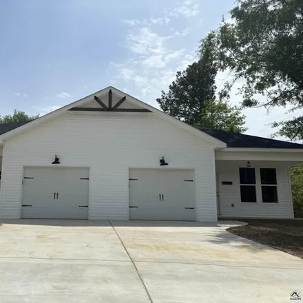 Rent this 3 bed house on 924 Dunbar Road in Houston County, GA 31093