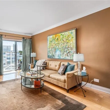 Image 6 - 18-05 215th Street, New York, NY 11360, USA - Apartment for sale