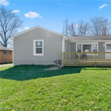 Buy this 3 bed house on 912 Pinecrest Road in Liberty Township, OH 44420