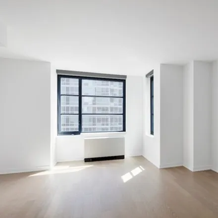 Image 4 - 509 West 38th Street, New York, NY 10018, USA - Apartment for rent