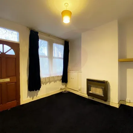 Rent this 2 bed apartment on Hughenden Drive in Leicester, LE2 7QT