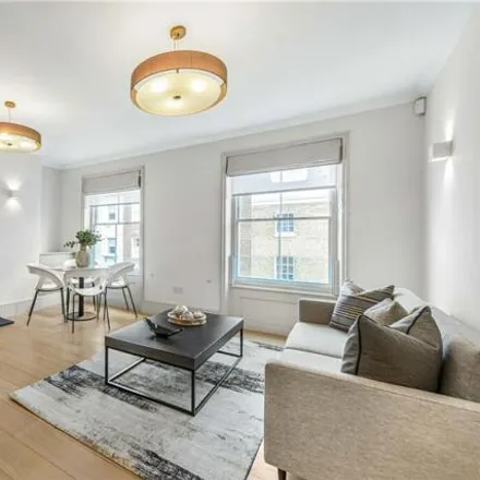 Rent this 2 bed room on 71 Wimpole Street in East Marylebone, London