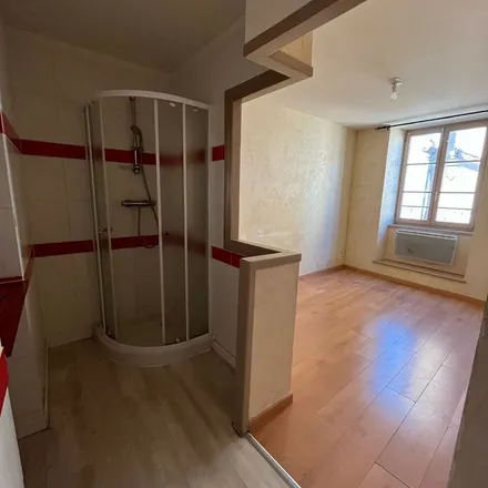 Rent this 1 bed apartment on 40 Rue du Commerce in 63200 Riom, France