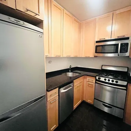 Rent this 1 bed apartment on East 14th Street & 4th Avenue in East 14th Street, New York