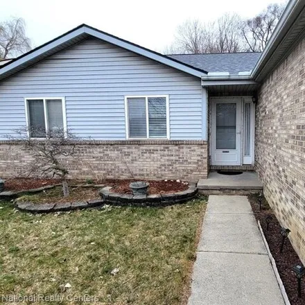 Image 2 - 20817 Elm Forest Court, Broad Acres, Clinton Township, MI 48035, USA - House for rent