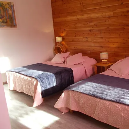 Rent this 2 bed townhouse on 70500 Montigny-lès-Cherlieu