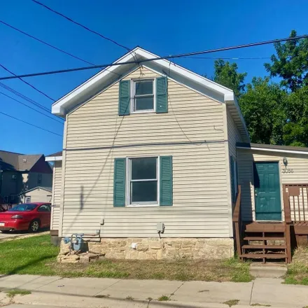Buy this 3 bed house on 3056 White Street in Dubuque, IA 52001