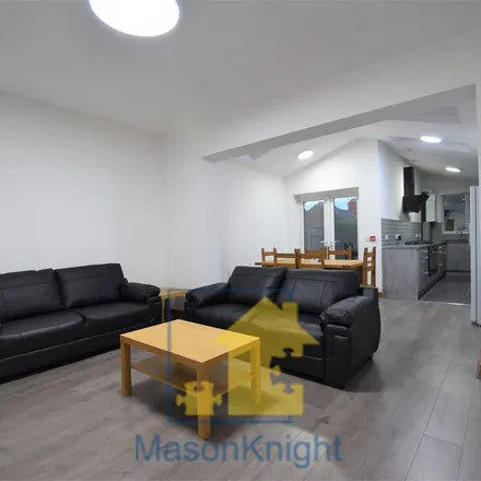 Image 5 - 65 Heeley Road, Selly Oak, B29 6DP, United Kingdom - Apartment for rent
