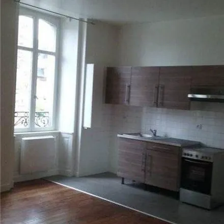 Image 4 - 25 Rue de la Madeleine, 35410 Châteaugiron, France - Apartment for rent