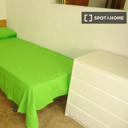 Rent this 4 bed room on Calle de Fray Diego de Cádiz in 14008 Córdoba, Spain