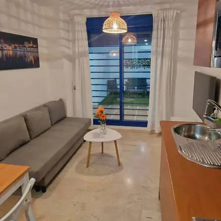 Rent this 1 bed apartment on Globales Los Patos Park in Calle Torrealmádena, 5