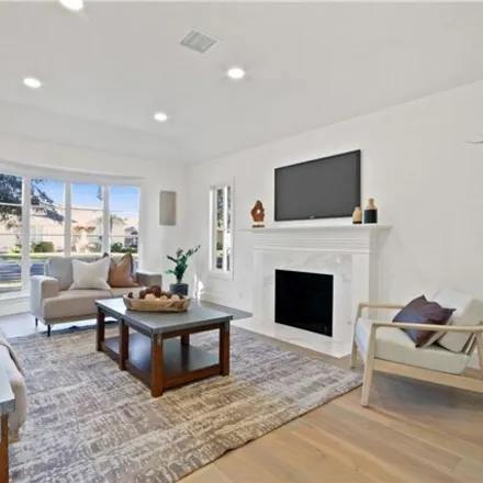 Image 2 - 3800 Virginia Road, Los Angeles, CA 90008, USA - House for sale