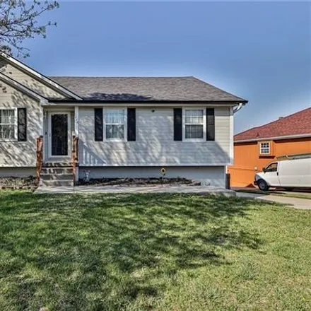 Buy this 3 bed house on 1336 Hillsboro Drive in Grain Valley, MO 64029