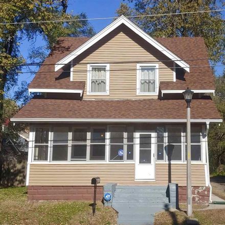 Rent this 3 bed house on 1013 West Russell Street in Peoria, IL 61606