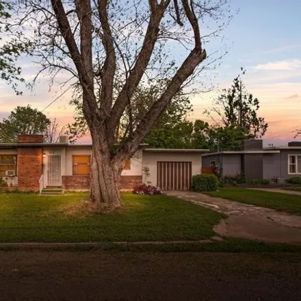 Buy this 2 bed house on 1018 Sarah Avenue in Chico, CA 95926