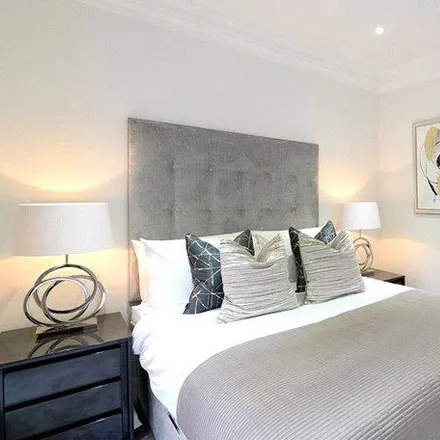 Image 7 - 87 Lexham Gardens, London, W8 6JL, United Kingdom - Apartment for rent