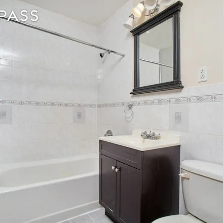 Image 4 - 35 West 130th Street, New York, NY 10037, USA - Townhouse for rent