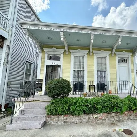 Rent this 2 bed house on 1827 Baronne Street in New Orleans, LA 70113