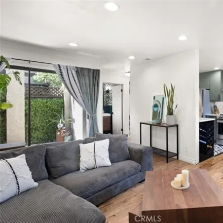 Image 2 - El Proyecto, Alley 80356, Los Angeles, CA 91402, USA - Townhouse for sale
