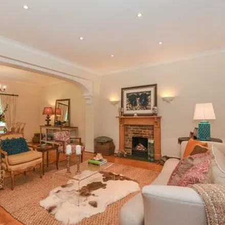 Image 4 - Walter's Cottage, Sunning Avenue, Sunningdale, SL5 9QE, United Kingdom - Townhouse for rent