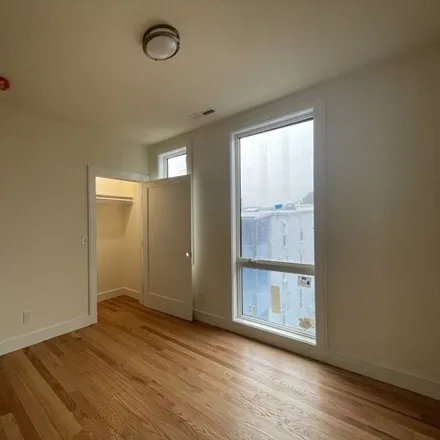 Image 6 - 58 Cameron Street, Brookline, MA 02445, USA - Apartment for rent
