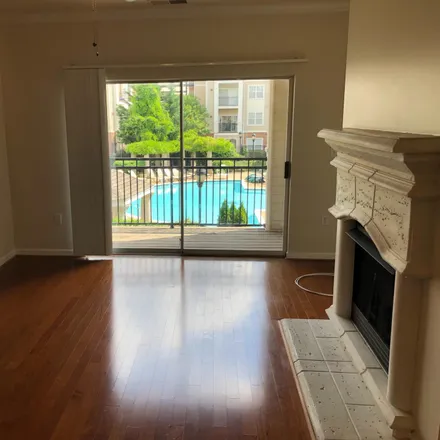 Image 4 - 12921 Centre Park Circle, Reston, VA 20171, USA - Apartment for rent