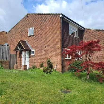 Rent this 3 bed duplex on South Hill in Godalming, GU7 1JT