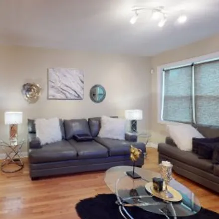 Buy this 3 bed apartment on #2n,4507 South Lake Park Avenue in Kenwood, Chicago