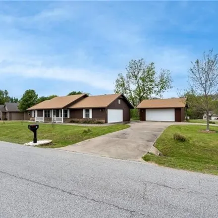 Buy this 3 bed house on 29 Kircaldy Drive in Bella Vista, AR 72715