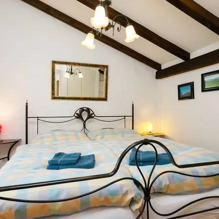 Rent this 2 bed townhouse on Lugaggia in Ciclopista Canobbio-Tesserete, 6953 Circolo di Capriasca