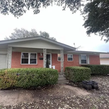 Buy this 3 bed house on 3725 Cork Place in Fort Worth, TX 76116