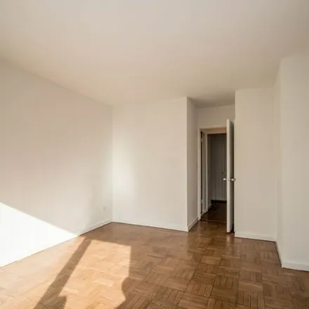 Image 7 - 427 East 81st Street, New York, NY 10028, USA - Apartment for rent