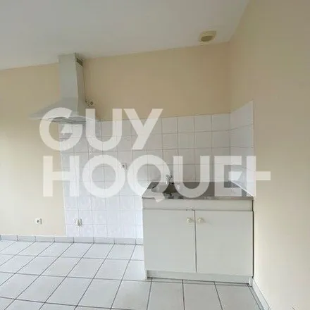 Rent this 3 bed apartment on 21 Rue Urbain IV in 10000 Troyes, France