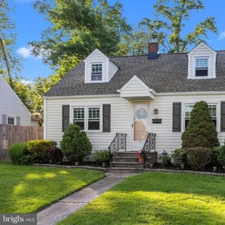 Buy this 3 bed house on 630 Hillcrest Avenue in Morrisville, Bucks County
