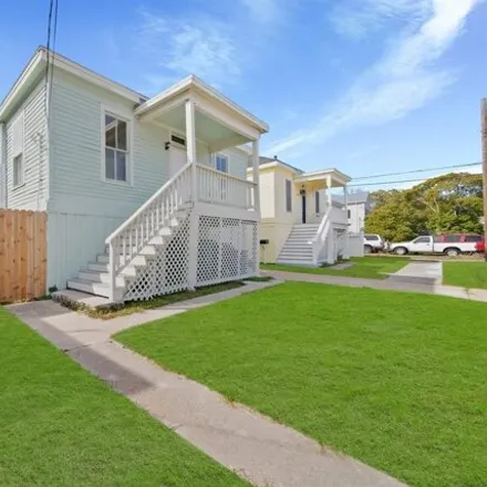 Buy this 4 bed house on 2044 36th Street in Galveston, TX 77550