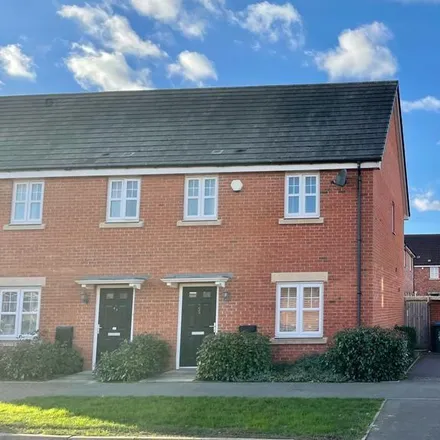 Rent this 3 bed house on 27 Auburndale Avenue in Coventry, CV4 9WR