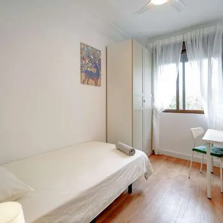 Image 8 - Avenida de la Albufera, 28018 Madrid, Spain - Apartment for rent