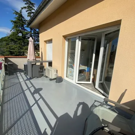Rent this 3 bed apartment on 141 Chemin Saint-Pierre in 31170 Tournefeuille, France