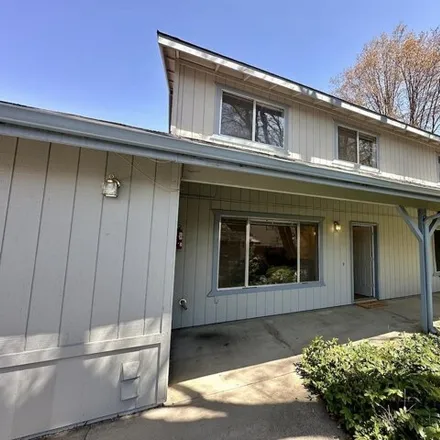 Buy this 3 bed condo on 846 Carmen Drive in Mount Shasta, CA 96067