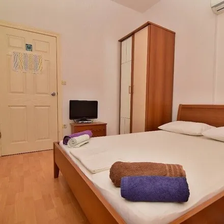 Image 4 - 21300, Croatia - Apartment for rent