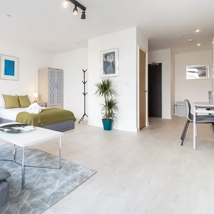 Image 2 - Salford, M50 3DJ, United Kingdom - Apartment for rent