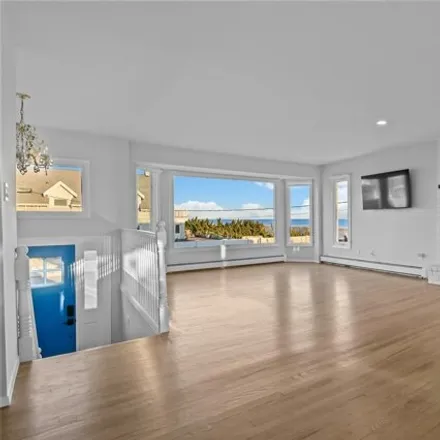 Image 3 - 143 Beach 147th Street, New York, NY 11694, USA - House for rent