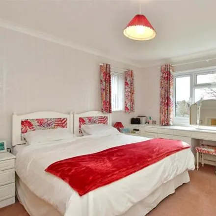 Image 7 - Ashurst Drive, Goring-by-Sea, BN12 4SN, United Kingdom - House for sale